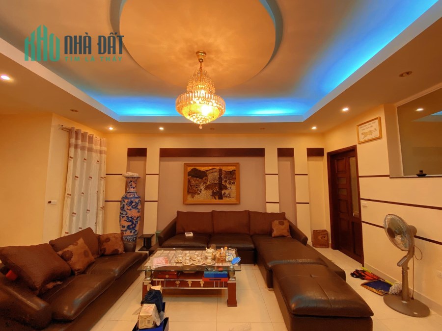 Tôi cần bán siêu phẩm phân lô Nguyễn Khang, 90m2, 5T, thang máy, gara ô tô, kinh doanh