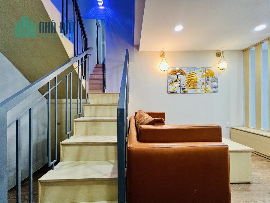 Nhà mặt tiền Phó Đức Chính, đường xe tải thông, gần cầu bông, sổ đẹp,hoàn công đủ