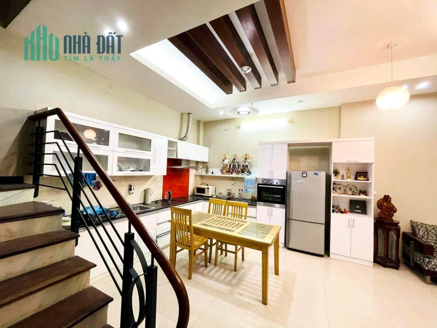 Bán nhà Phố NGUYỄN PHONG SẮC  Mặt tiền đẹp hơn Nàng thơ, 40m2 x5T, Giá 12 Tỷ.