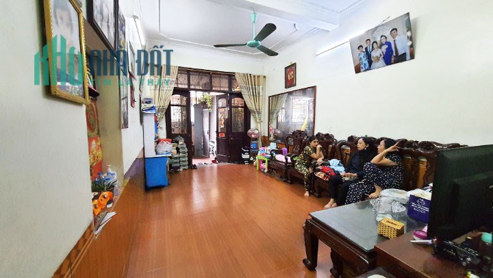 Chính chủ cần bán Căn góc gần ngã tư Lê Trọng Tấn, DT59m2, 3T, 4.5 tỷ.