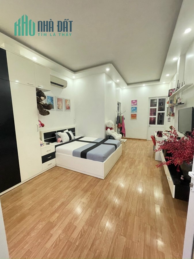 Nhà 3 tầng mặt đường Lương Khánh Thiện, Hải Phòng. Giá 12.5 tỷ