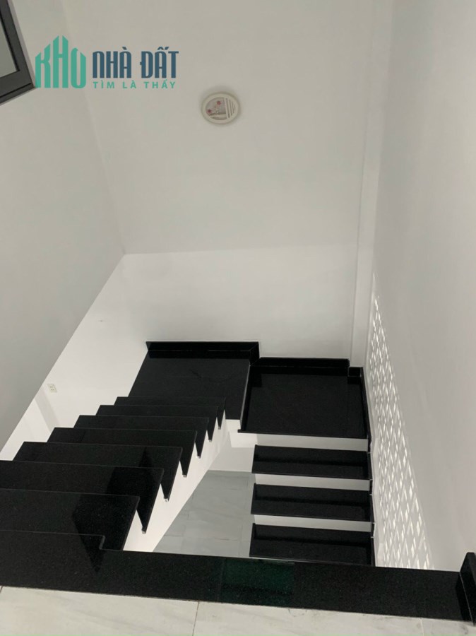 Bán nhà 4x10m, Nam Kỳ Khởi Nghĩa , Quận 3, 1 trệt 2 lầu, hẻm oto, giá chỉ nhỉnh hơn 6 tỷ