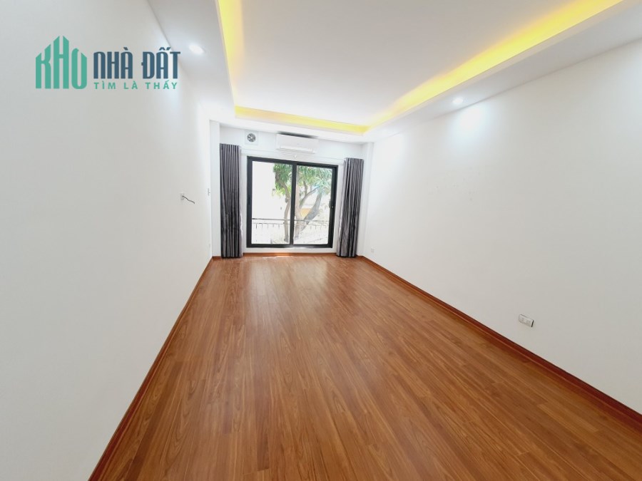 GIA ĐÌNH CẦN BÁN NHÀ THUỴ PHƯƠNG, Ô TÔ, Ở NGAY, 37M2, 3.5M CHỈ 3 TỶ.