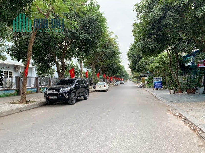 Chú Hợi em cần bán biệt thự khu đô thị Đặng Xá DT 256m, MT 11m giá 22 tỷ có thương lượng