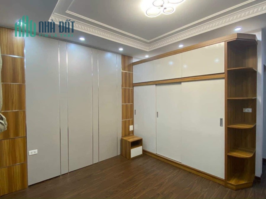 nhà phố Kim Quan, Long Biên, KD, ô tô tránh 90m2x5tầng, mặt tiền 5.5m, Giá 13 tỷ.
