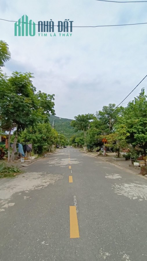 Nhà c4 gác lững Nguyễn Lâm sát núi, gần biển 110m2