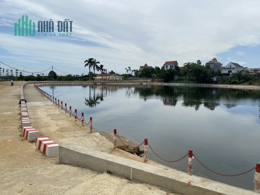 Bán 250m2 đối diện trường cấp 2 Phú Mãn, cách đường nhựa 30m giá hơn 4tr/m2