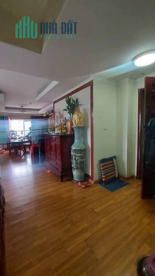 Bán căn hộ chung cư cao cấp Nguyễn Chí Thanh, Đống Đa,  DT 90m , MT 5m.  nhà đẹp,  nhỉnh 3 tỷ.