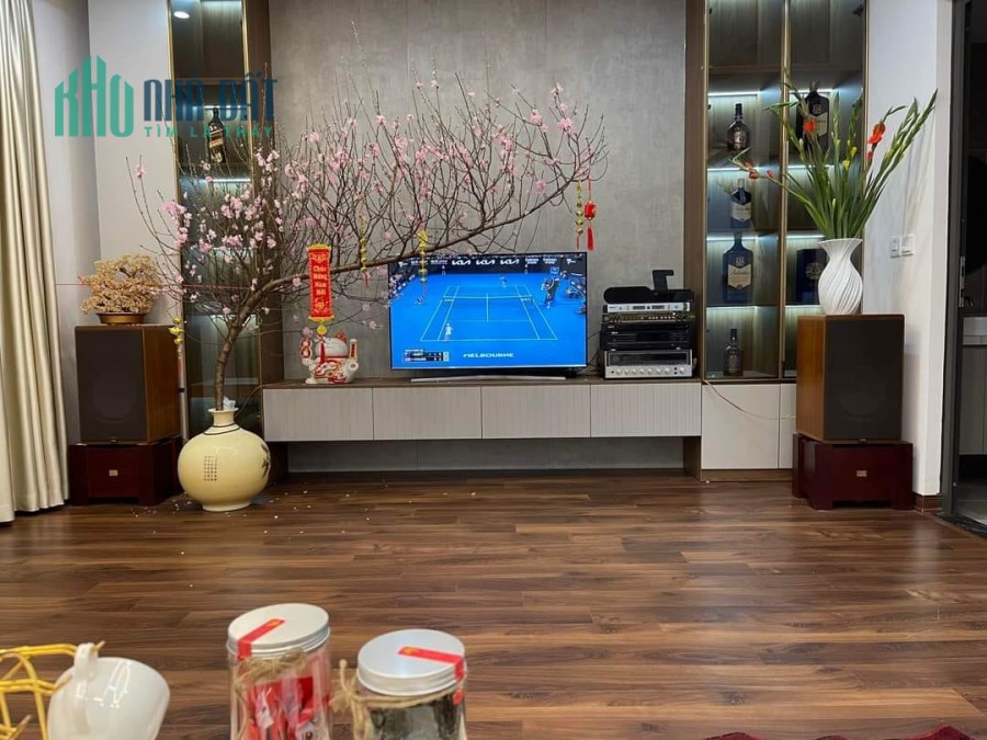 Bán nhà Trần Thái Tông, Cầu Giấy, Thang Máy, Kinh Doanh, 56m2, MT: 6m. Giá 10,5 tỷ
