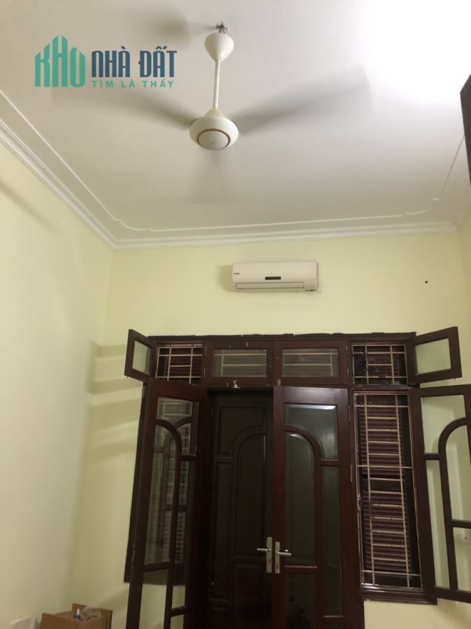 Cho thuê nhà ngõ 61 Lạc Trung, 55m2 x 3.5 tầng, MT 5m, chia 7 phòng giá 16.5 tr/th. LH: 0818011234