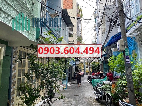 Cho thuê cả nhà 1 trệt 2 lầu đường Hoàng Diệu, P.9;  Q.4; 9tr/t; 0903604494