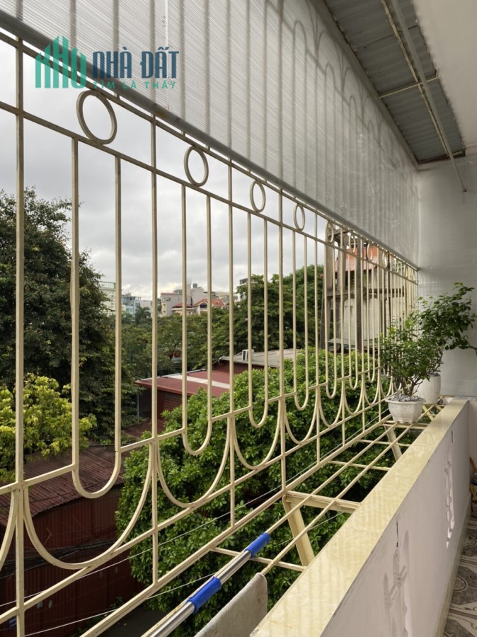 Bán nhà tập thể tầng 3,3 ngủ khu c Nghĩa Tân  dt 90m2 giá bán 2,6 tỷ