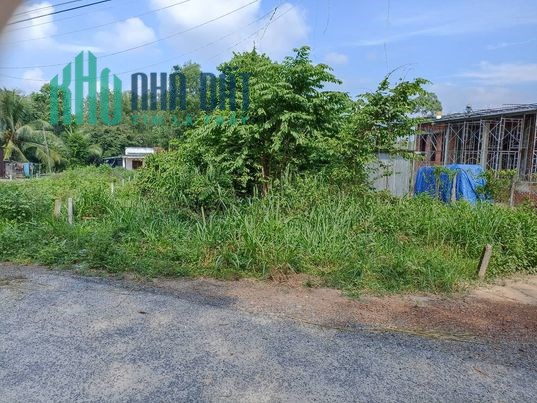 Xinh chào, Tấn có lô đất giới thiệu đên anh chị 6m ngang và sâu 45m, ở Dầu Tiếng, Bình Dương.