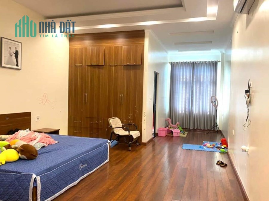 Mặt phố Nguyễn Khuyến sầm uất gần hồ Văn Quán 90m2x4T chỉ 21.68 tỷ. LH 0989.62.6116