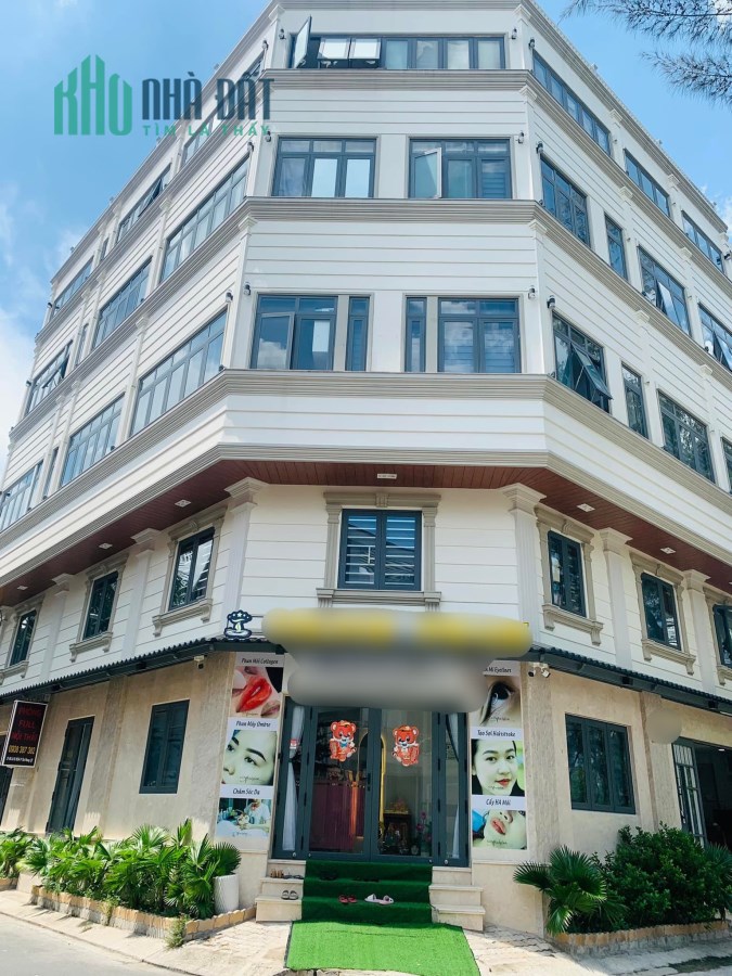 Bán GẤP CHDV QUẬN 7 - 36 phòng VIP thu về 3 TỶ / NĂM