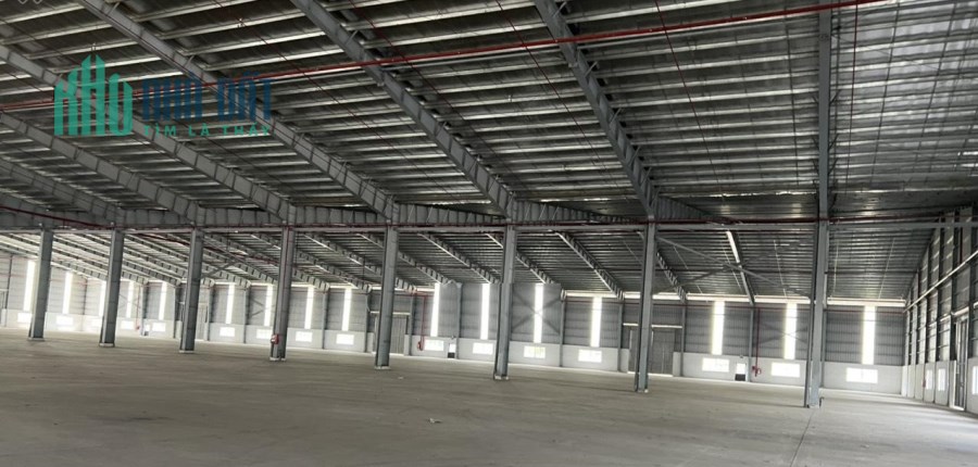 Bán gấp 11.000m2 đất và 8.000m2 nhà xưởng KCN Sài Đồng, vị trí đẹp, giá rẻ.