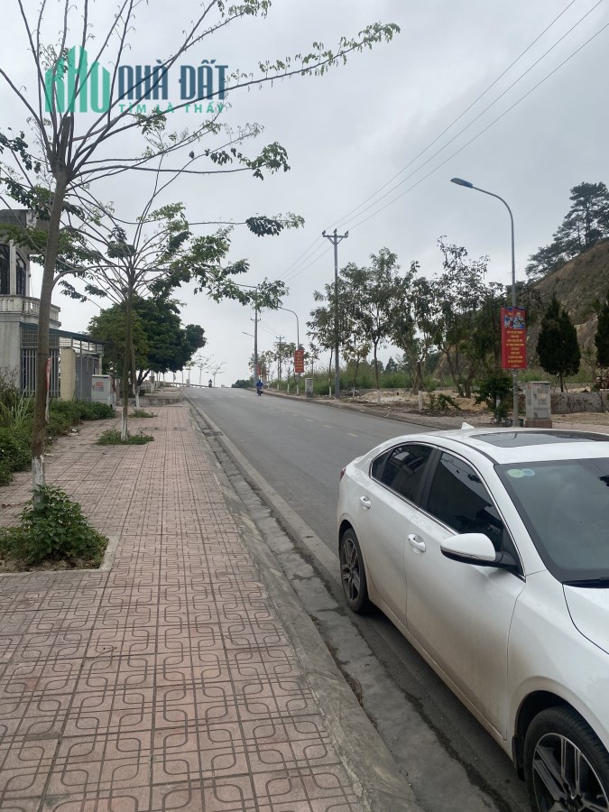 Bán 100m đất mặt đường 334, Đông Xá, Vân Đồn, QN, Sổ đỏ