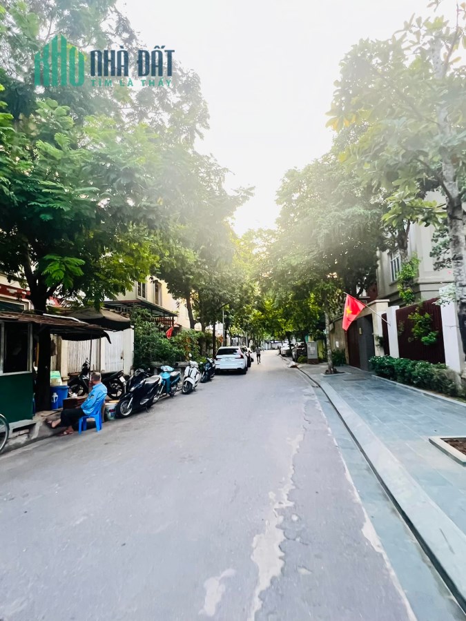 Bán Biệt thự làng Việt Kiều Châu Âu, Hà Đông, Lô Góc, kinh doanh, 134m2, MT: 10m. Giá 26.3 tỷ