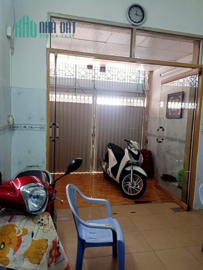 Cần bán nhà gấp nhà mặt tiền Hòa Hảo 5 tầng đúc giá 14.5 tỷ