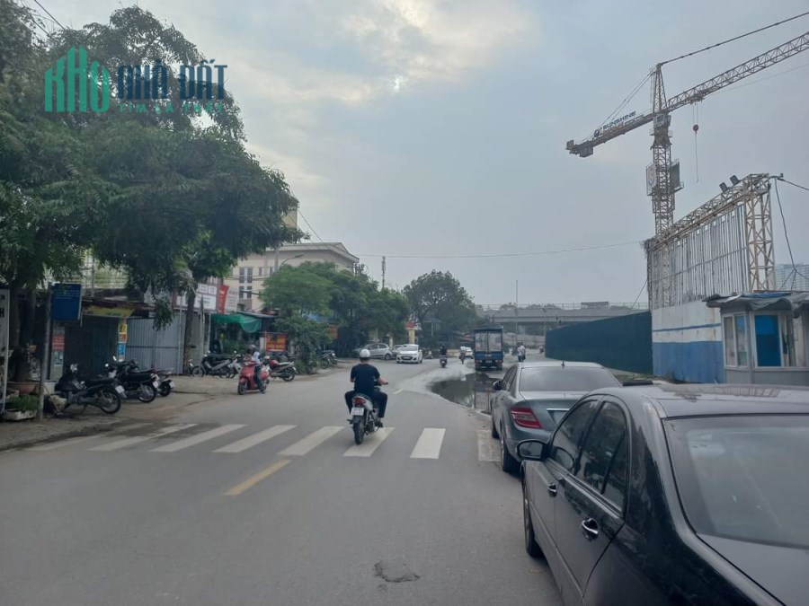 MẶT PHỐ NGUYỄN HOÀNG TÔN-Ô TÔ TẢI TRÁNH -KINH DOANH CỰC ĐỈNH -MẶT TIỀN RỘNG,89m*1tầng,chỉ 8.89tỷ