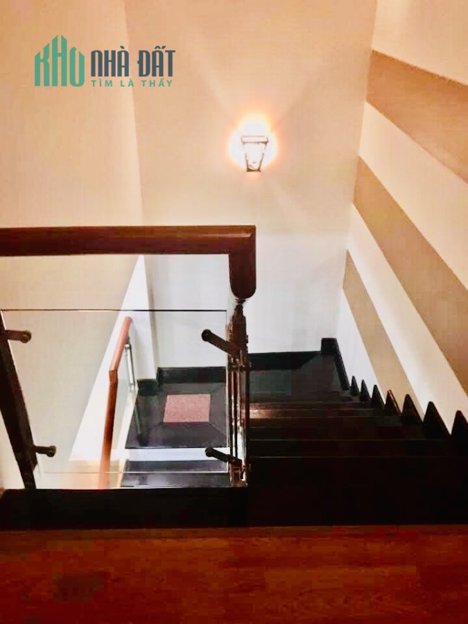 Bán nhanh nhà KHUÊ MỸ ĐÔNG 90M2 6.75tỷ 0373732368