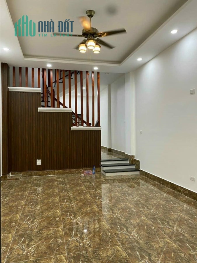 BÁN NHÀ NGÕ 54 KIM NGƯU 32M2 5T MT3m8 – Chỉ 5.6 tỷ