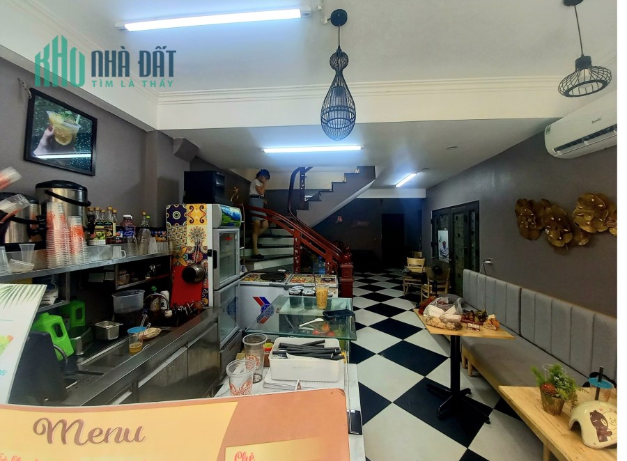 Bán gấp siêu phẩm mặt phố Trâu Quỳ, gà đẻ trứng vàng 121m2, 5 tầng, MT6.1m 18 tỷ - 0982311539