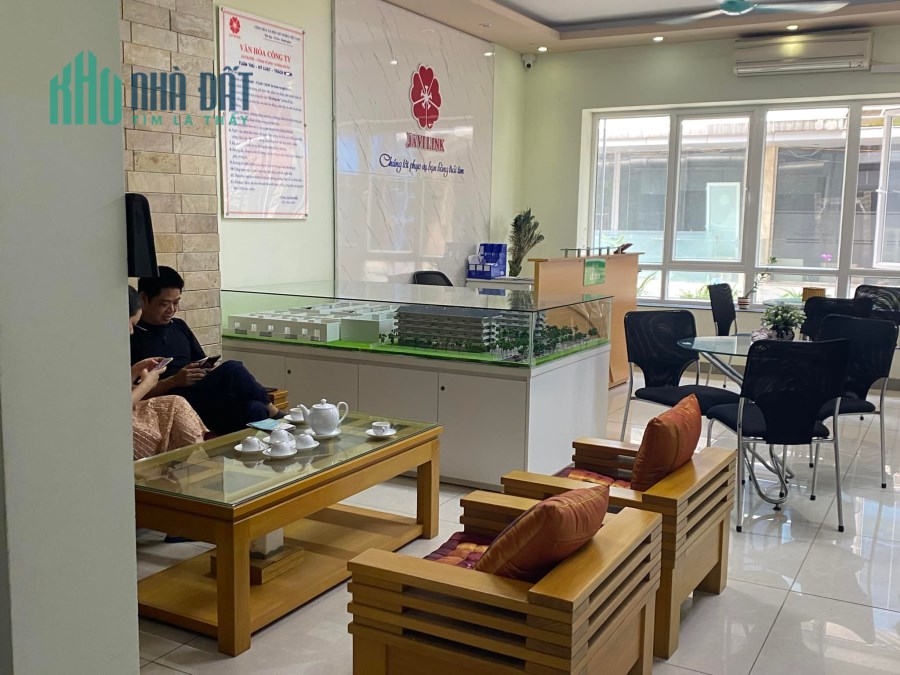 Bán Tòa nhà VP TRUNG YÊN CẦU GIẤY Kề phố 120m2, Giá 28 Tỷ.