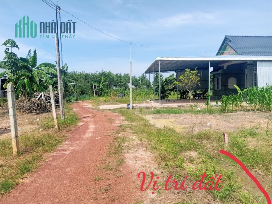 Xinh chào, Tấn có lô đất tại Xã Minh Thạnh, Dầu Tiếng, Bình Dương, giới thiệu đến anh chị, ngang 5m.