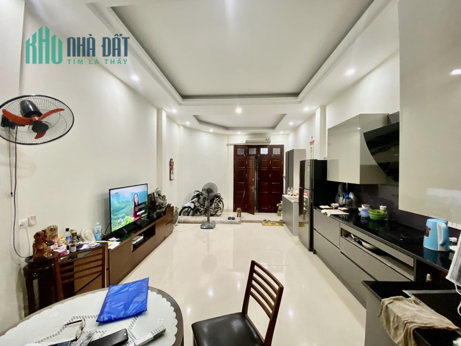 Bán nhà phố Linh lang, Ba Đinh 6 tỷ - Lô góc – hai mặt ngõ – ngõ thông.