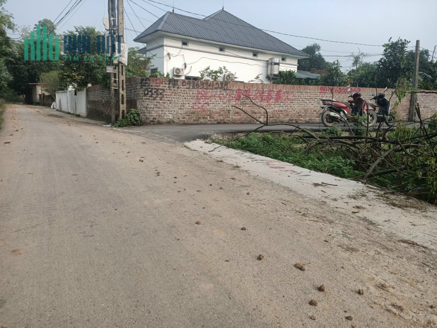 Bán đất ô góc Hoàng Oanh, Hương Sơn , Bình Xuyên 98m2, giá:  1,05 tỷ.Liên hệ: 0986.454.393