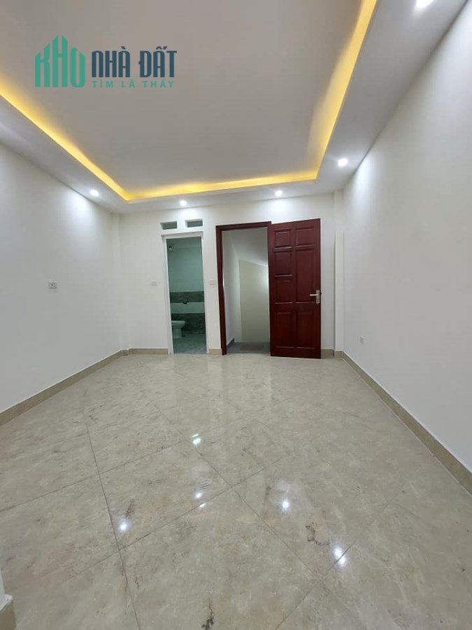 Duy Nhất NHÀ ĐẸP Thanh Trì 40m 5 tầng Chỉ 2,65tỷ. LH 0979222625