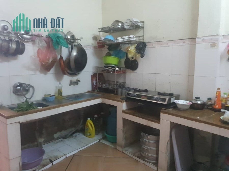 Bán gấp nhà MT Nguyễn Công Trứ 0373732368