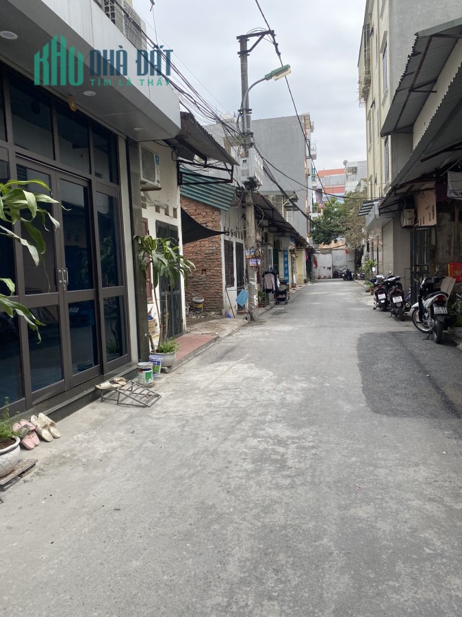 Mảnh đất Đức Giang ngõ thông ô tô tránh 120m2 giá 8 tỷ ra lộc