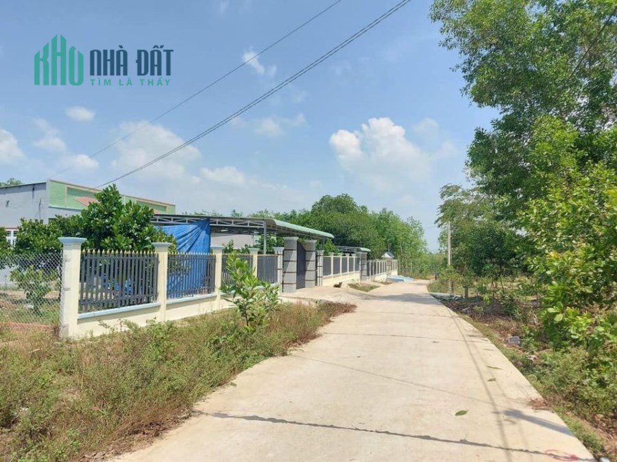 Cần bán gấp Đất nền 200m2, SHR, cạnh bên KCN Beacmex 6300ha.