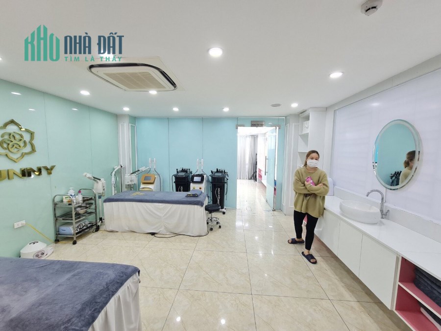 Sở hữu căn nhà ngay mặt tiền đường Xã Đàn, diện tích 64m2, gần Vincom Phạm Ngọc Thạch