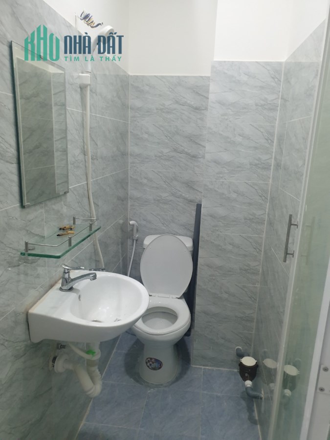 Bán nhà giá rẻ đường Cách Mạng Tháng Tám 5lầu 8PN 5tỷ9 .