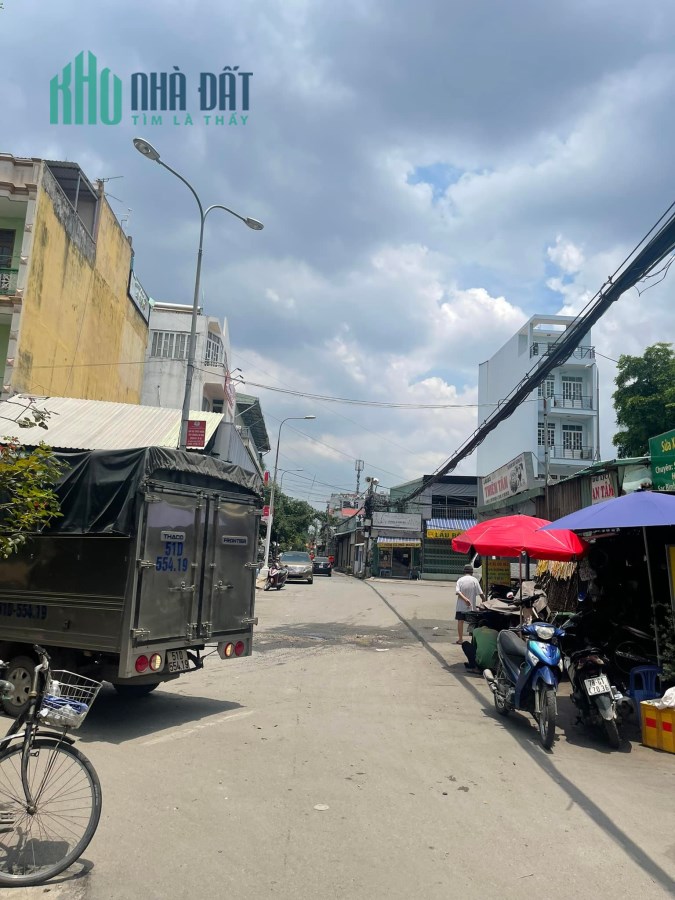 Sát Phạm Văn Đồng - Ngay GIGAMAIL- Ngang 8.6m- Sử Dụng 250m2 - GIÁ 12.9 TỶ