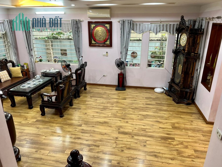 Bán nhà Mặt Phố CẦU GIẤY View núi Thái Sơn 68m2 x5T, Giá 24.2 Tỷ.