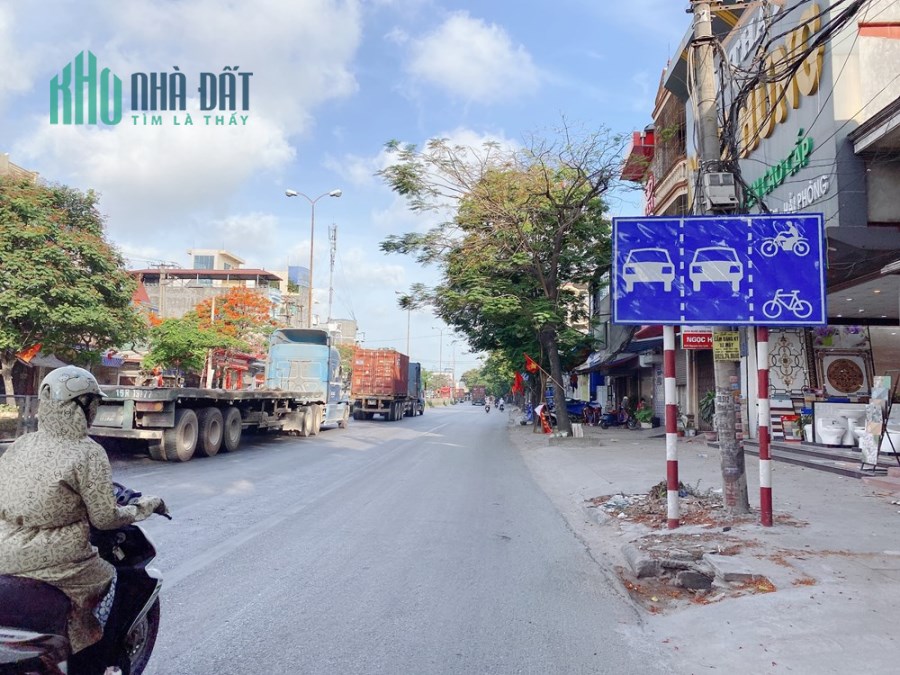 Bán đất mặt đường Nguyễn Văn Linh, Gần Hồ Sen - Cầu Rào 2.