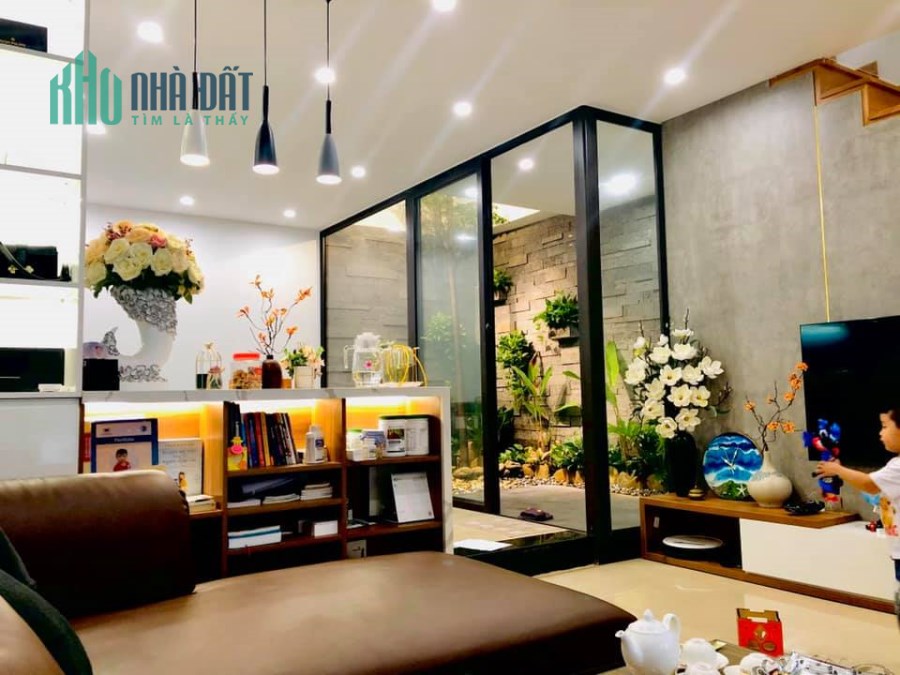 Bán nhà Phố Lý Nam Đế giá 10.5 tỷ, 55mx4 tầng, ngõ gần, cho thuê tốt