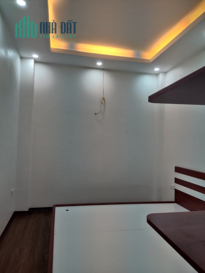 Bán nhà ngõ 82 Giang Văn Minh dt 40m x 4 t kd giá 5,95 tỷ