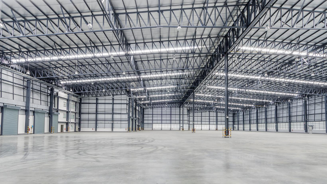 CHO THUÊ 6.000M2 MẶT ĐƯỜNG TRỤC CHÍNH KCN VÂN TRUNG, ĐẸP, MỚI, CHẤT.