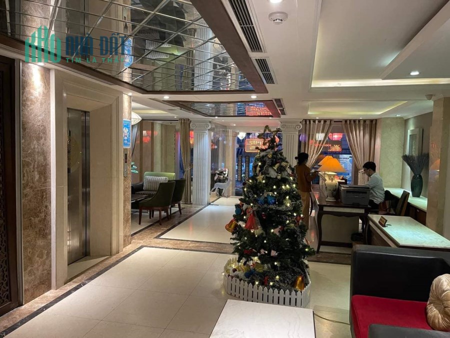 Bán Tòa nhà VP Mặt phố NGUYỄN ĐÌNH HOÀN View Dòng sông huyền thoại 66 m2, Giá 22.3 Tỷ.