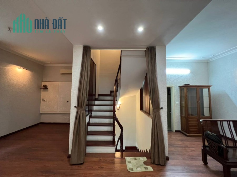 Cho thuê nhà nguyên căn Võng Thị, Tây Hồ 60m 4 tầng, 3 ngủ, full nội thất 15 triệu