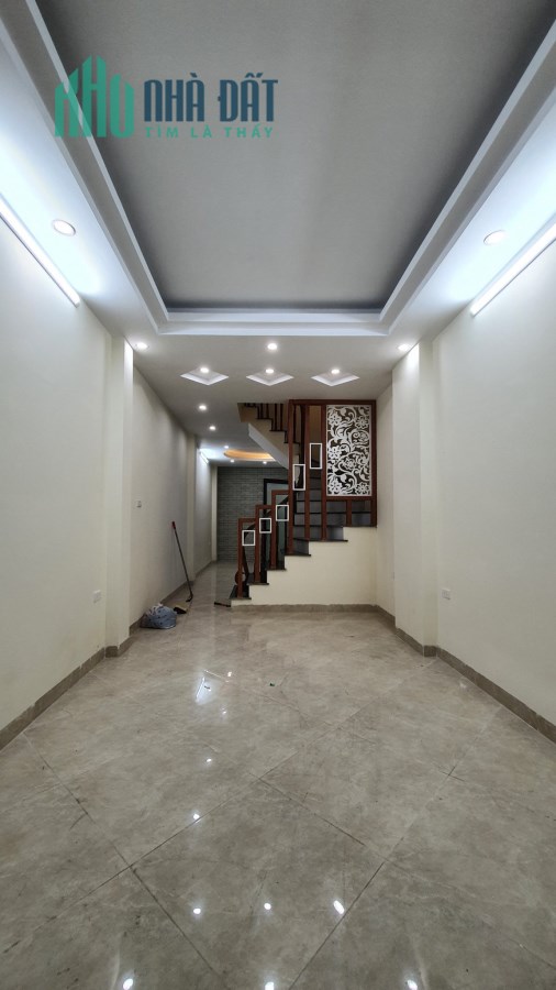 Bán Nhà Trần Cung – Nhà Mới, Ngõ Ba Gác Tránh, Lô Góc- 45m2, 4 T, Nhỉnh 4 Tỷ