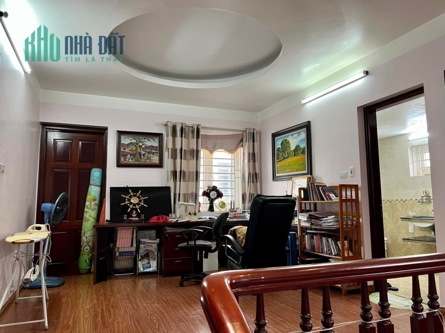 Bán nhà Mặt Phố CẦU GIẤY KD khủng khiếp 70 m2 x5T, Giá 24.2 Tỷ.