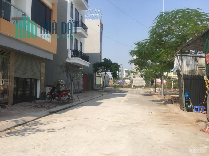Bán đất Trâu Quỳ -Tái định cư 40m2 cực khuôn tiền ,đường 12m giá tốt nhất. 0982852808