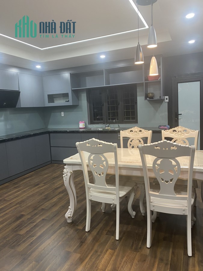Bán nhà 6 tầng mặt đường Lê Thánh Tông, Diện tích 104m2 giá 9.5 tỷ