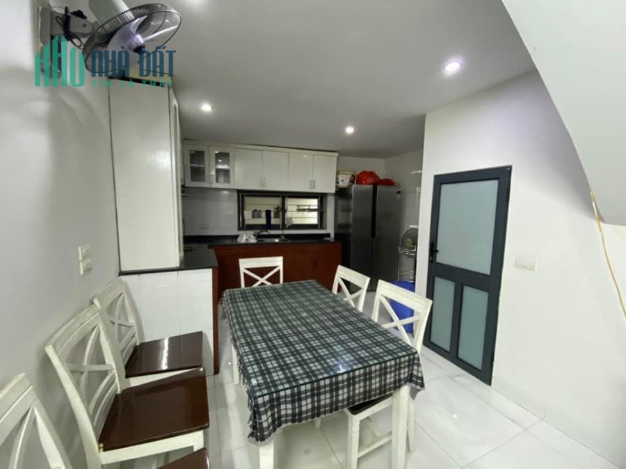BÁN NHÀ TẬP THỂ BA ĐÌNH, NGUYỄN VĂN NGỌC 80M2 3 PHÒNG NGỦ-10M RA PHỐ, ĐƯỜNG OTO-  2,65 TỶ